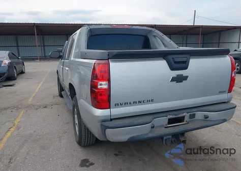 2011 Chevrolet Avalanche 1500 Ls from USA, damaged, VIN 3GNMCEE01BG352301